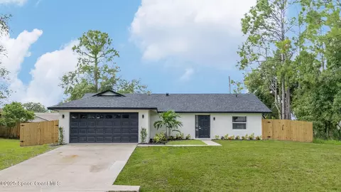 1670 Heartwellville St NW, Palm Bay, FL 32907