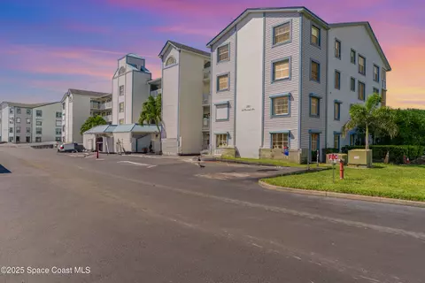 580 S Brevard Ave #817, Cocoa Beach, FL 32931