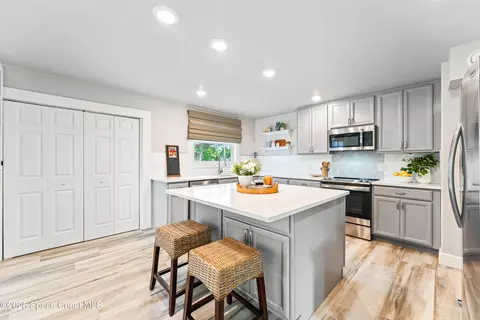Kitchen - 121 Circle Dr, Cocoa, FL 32922 photo 1 of 9