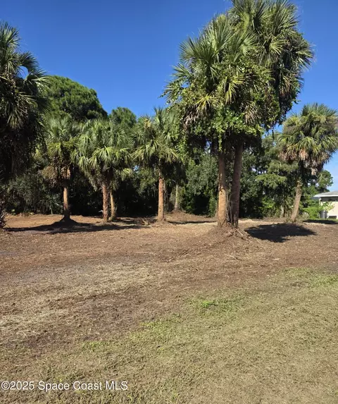 2723 Jupiter Blvd SW, Palm Bay, FL 32908