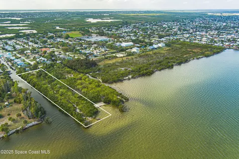 2437 Yount Dr, Merritt Island, FL 32952