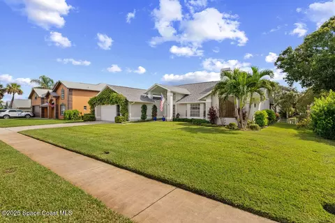 2345 Palm Lake Dr, Merritt Island, FL 32952