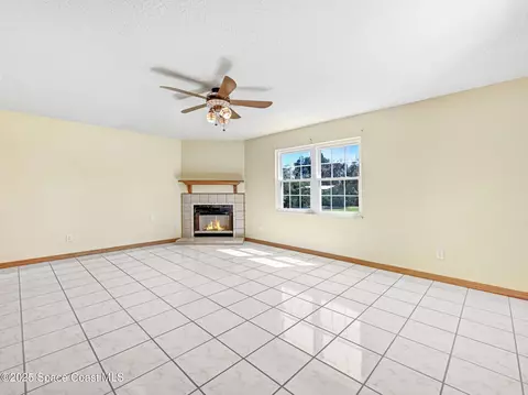 Living - 6570 Whispering Pines Ln, Grant, FL 32949 photo 7 of 10