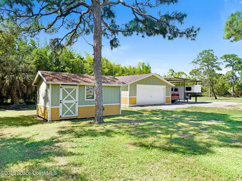 Exterior - 6570 Whispering Pines Ln, Grant, FL 32949 photo 3 of 7