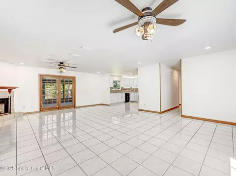 Living - 6570 Whispering Pines Ln, Grant, FL 32949 photo 2 of 10