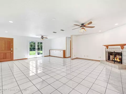 Living - 6570 Whispering Pines Ln, Grant, FL 32949 photo 4 of 10