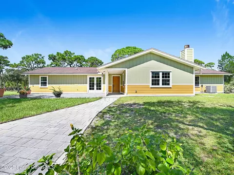Exterior - 6570 Whispering Pines Ln, Grant, FL 32949 photo 7 of 7