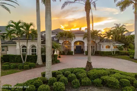 327 Lansing Island Dr, Indian Harbour Beach, FL 32937