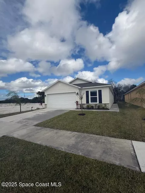 581 SW Richmond Cir, Palm Bay, FL 32908