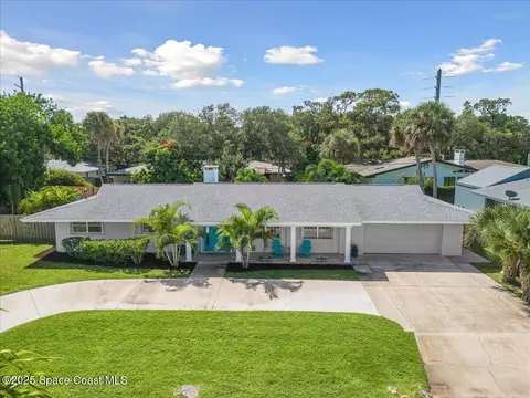 585 Bahama Dr, Indialantic, FL 32903