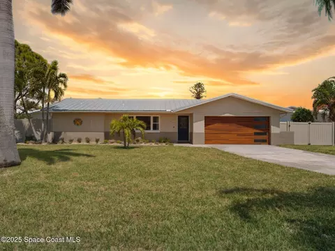 931 S Fourth St, Cocoa Beach, FL 32931