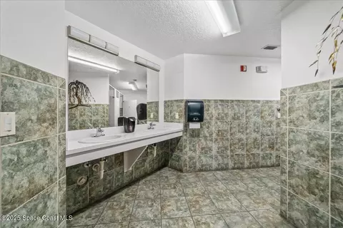 Bath - 104 Riverside Dr #203, Cocoa, FL 32922 photo 4 of 4