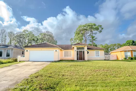 42 Emerson Dr NW, Palm Bay, FL 32907