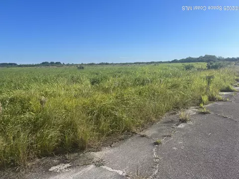 1054 Melzer St SW, Palm Bay, FL 32908