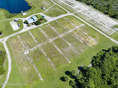 000 Berry Rd # C, Grant-valkaria, FL 32949