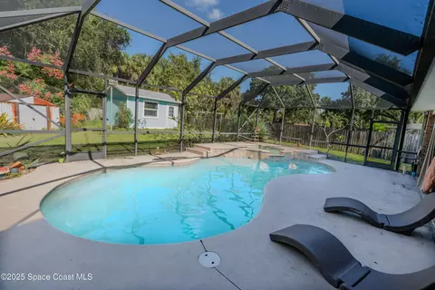 1250 Cimarron Cir NE, Palm Bay, FL 32905