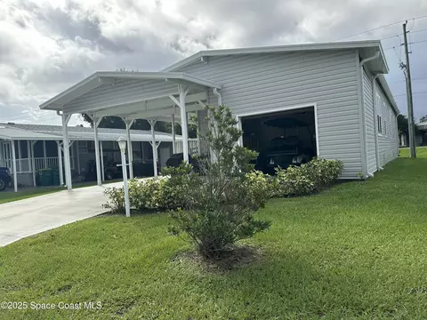 919 Vireo Dr, Barefoot Bay, FL 32976
