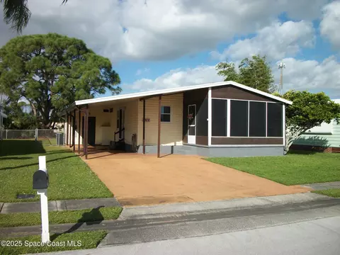 1972 Mango St NE, Palm Bay, FL 32905