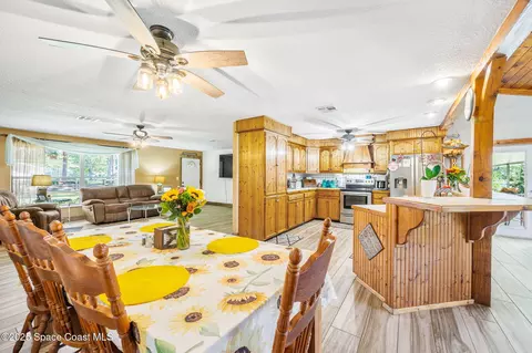 Dining - 4505 Eldorado Way, Melbourne, FL 32934 photo 2 of 2