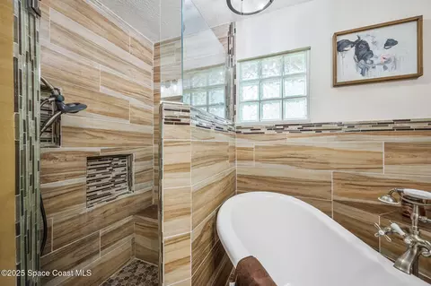 Bath - 4505 Eldorado Way, Melbourne, FL 32934 photo 4 of 5