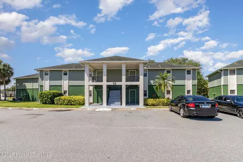 2219 Flower Tree Cir, Melbourne, FL 32935