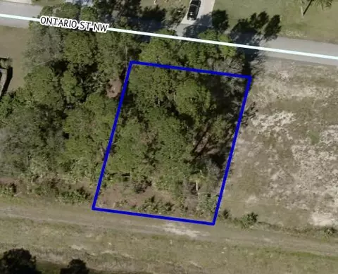 778 Ontario St NW, Palm Bay, FL 32907