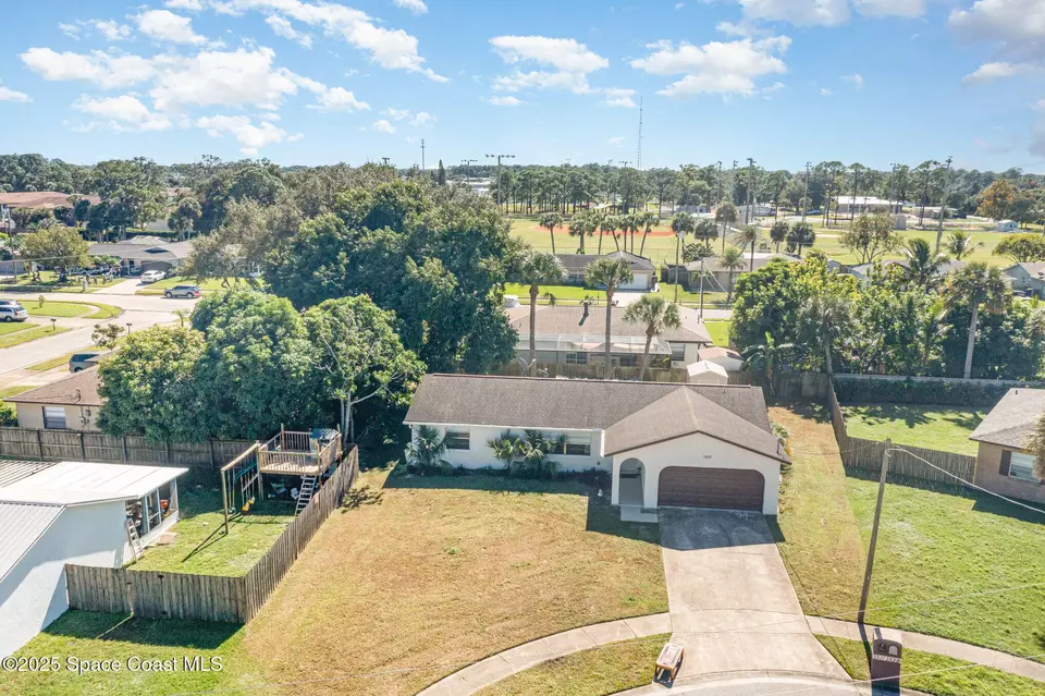View/Area - 1337 Briarwood Ct, Rockledge, FL 32955 photo 4 of 7