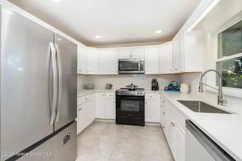 Kitchen - 1337 Briarwood Ct, Rockledge, FL 32955 photo 1 of 2