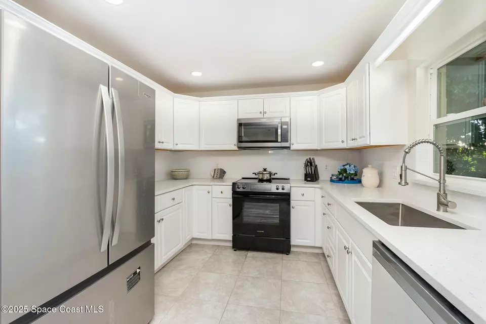 Kitchen - 1337 Briarwood Ct, Rockledge, FL 32955 photo 1 of 2