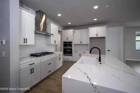 Kitchen - 2995 Dampier Dr, Melbourne, FL 32940 photo 1 of 2