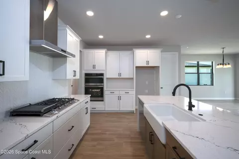 Kitchen - 2995 Dampier Dr, Melbourne, FL 32940 photo 2 of 2
