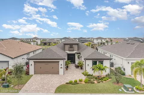 8438 Gullen Dr, Melbourne, FL 32940