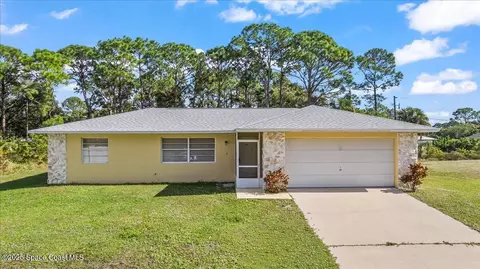 1421 Grand Ct NW, Palm Bay, FL 32907