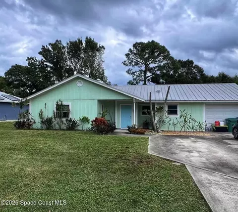 5106 Seagrape Dr, Fort Pierce, FL 34982