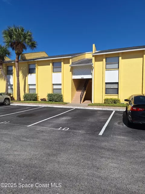 592 N Wickham Rd #12, Melbourne, FL 32935