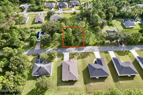 354 Halloran St SE, Palm Bay, FL 32909