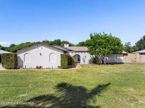 724 Puesta Del Sol Plz, Indialantic, FL 32903