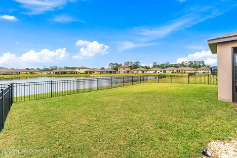 Exterior - 4901 Talbot Blvd, Cocoa, FL 32926 photo 4 of 5