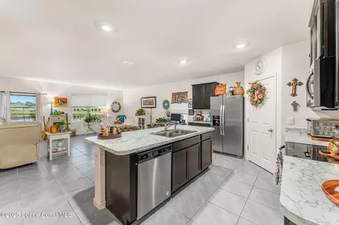 Kitchen - 4901 Talbot Blvd, Cocoa, FL 32926 photo 4 of 4