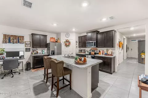 Kitchen - 4901 Talbot Blvd, Cocoa, FL 32926 photo 1 of 4