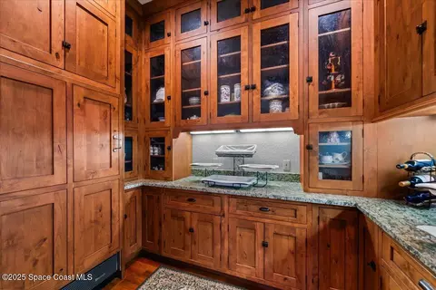 Kitchen - 586 Wethersfield Pl, Melbourne, FL 32940 photo 10 of 10