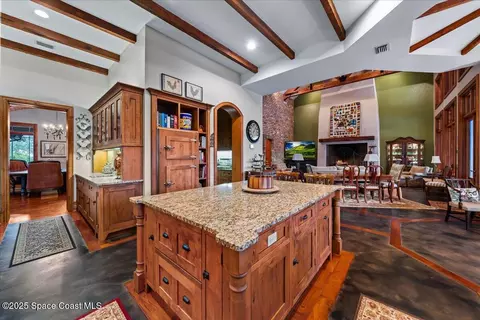 Kitchen - 586 Wethersfield Pl, Melbourne, FL 32940 photo 6 of 10