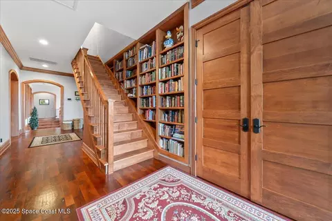 Entry Way - 586 Wethersfield Pl, Melbourne, FL 32940 photo 6 of 9