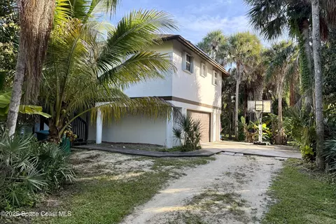 111 Seagrape Rd, Melbourne Beach, FL 32951