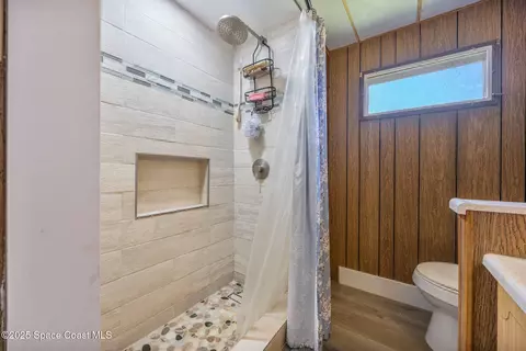 Bath - 4895 Orange St, Mims, FL 32754 photo 2 of 3