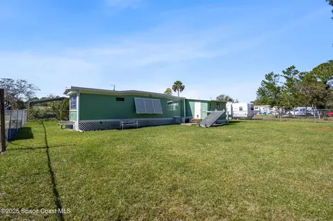 Exterior - 4895 Orange St, Mims, FL 32754 photo 2 of 4