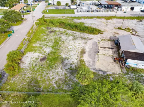 1075 Mcclendon St, Melbourne, FL 32935 photo 5