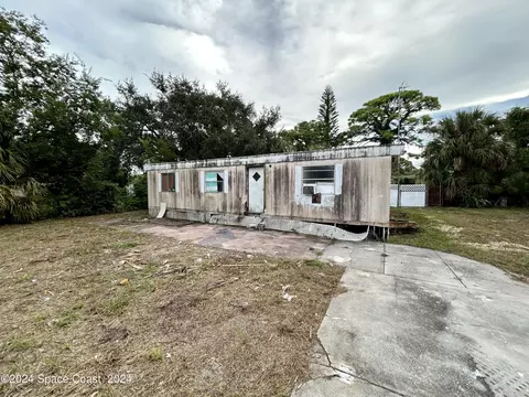 Exterior - 326 Iris St, Cocoa, FL 32927 photo 4 of 8