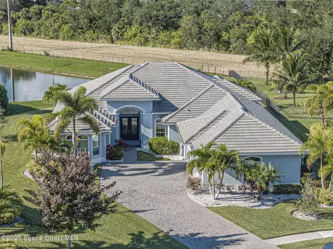 395 Sapphire Way SW, Vero Beach, FL 32968
