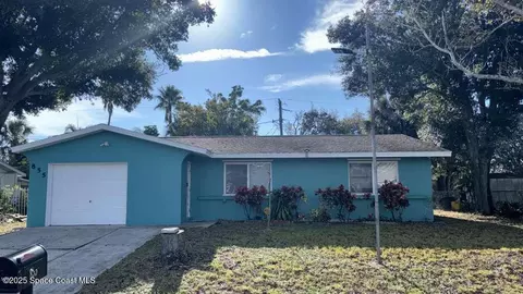 855 NE Angle St NE, Palm Bay, FL 32905